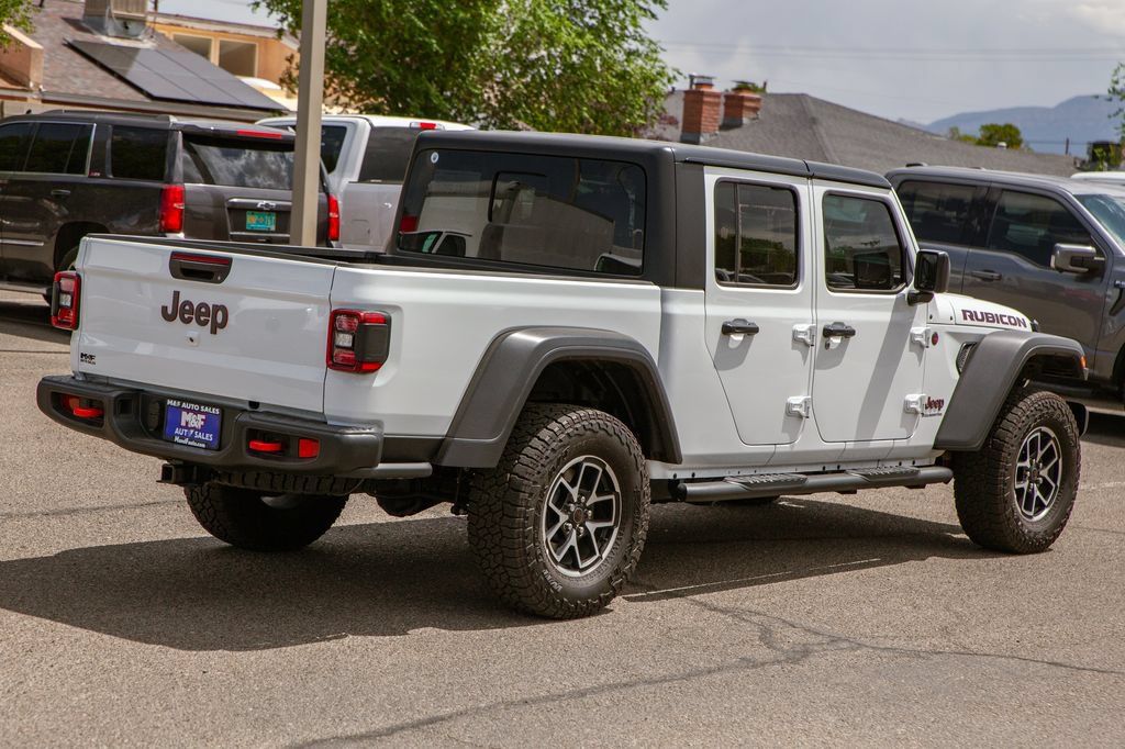Used 2025 Jeep Gladiator Rubicon AWD/4WD image 5