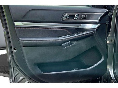 Used 2018 Ford Explorer Sport image 19