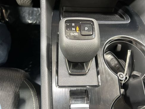 Used 2025 Nissan Rogue SV AWD/4WD image 19