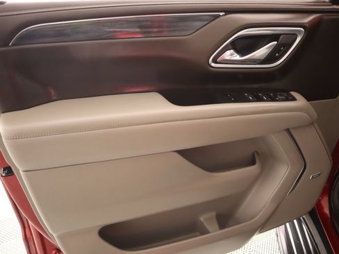 Used 2023 GMC Yukon SLT w/ SLT Premium Package AWD/4WD image 19
