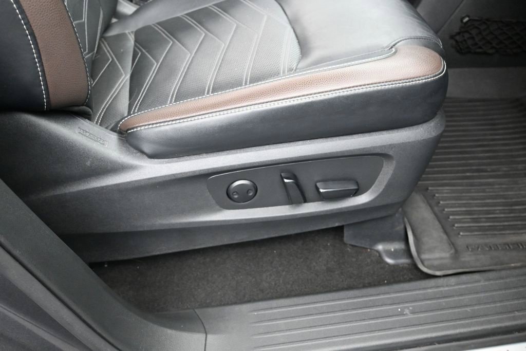 Used 2024 Nissan Pathfinder Platinum w/ Cargo Package FWD image 11