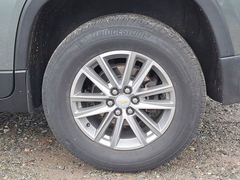 Used 2023 Chevrolet Traverse LT image 31