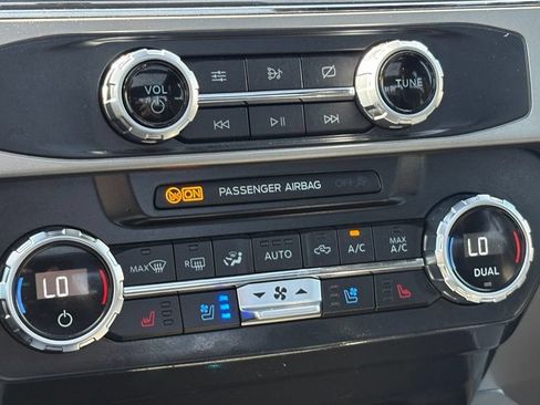Used 2022 Ford F350 Lariat w/ Black Appearance Package AWD/4WD image 49
