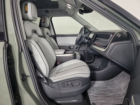 Used 2023 Rivian R1S Launch Edition image 24