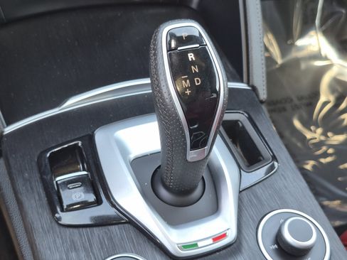 Used 2022 Alfa Romeo Stelvio Sprint RWD image 47