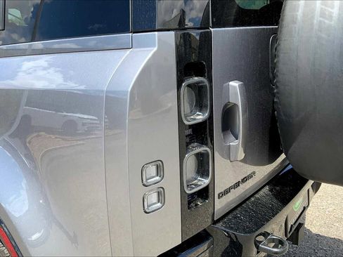 Used 2024 Land Rover Defender 110 X image 28
