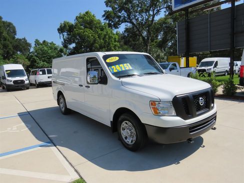 Used 2021 Nissan NV 2500 SV image 1