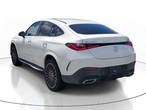 Used 2025 Mercedes-Benz GLC 300 4MATIC image 3