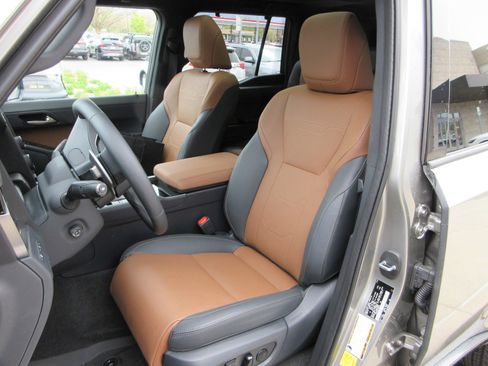 Used 2026 Lexus GX 550 w/ Accessory Package (2T) image 21