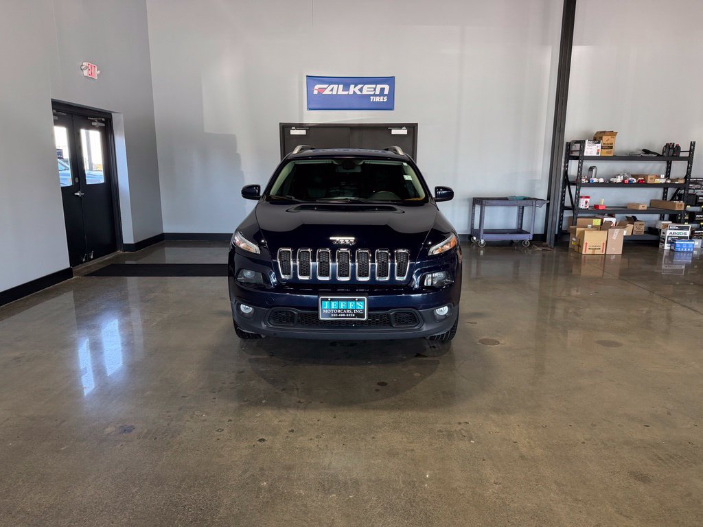 Used 2014 Jeep Cherokee Latitude w/ Cold Weather Group AWD/4WD image 2