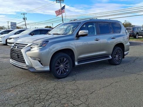 Used 2023 Lexus GX 460 Premium w/ Accessory Package AWD/4WD image 6