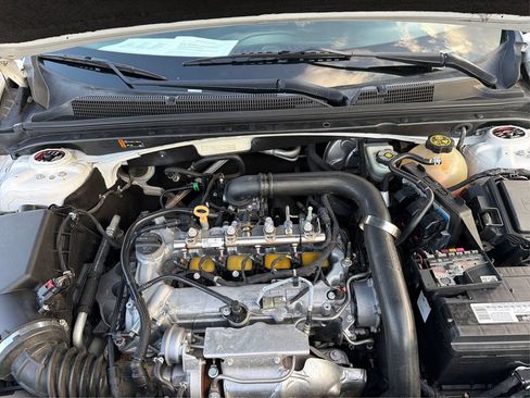 Used 2020 Chevrolet Malibu LT FWD image 12