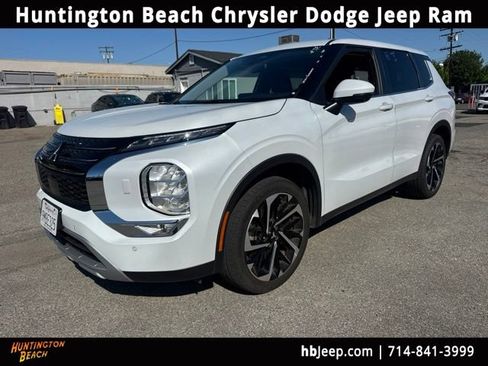 Used 2024 Mitsubishi Outlander SE AWD/4WD image 1