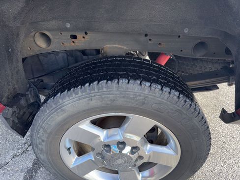 Used 2019 Chevrolet Silverado 2500 LT w/ LT Convenience Package image 12