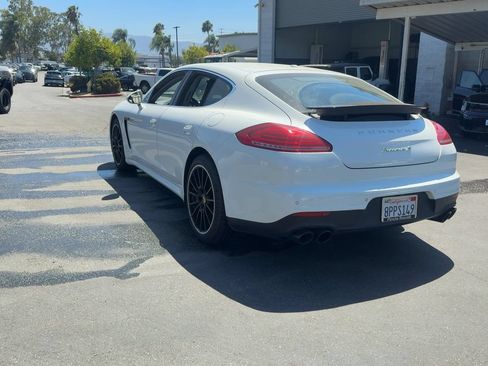 Used 2016 Porsche Panamera S RWD image 8