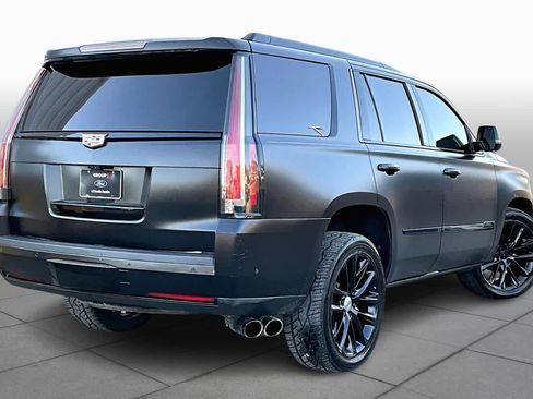 Used 2020 Cadillac Escalade Luxury image 11