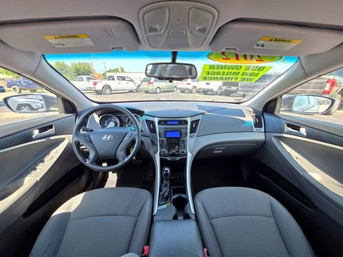 Used 2012 Hyundai Sonata GLS FWD image 2
