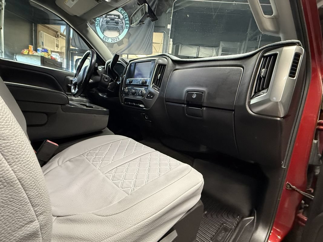 Used 2018 Chevrolet Silverado 1500 LT w/ All Star Edition AWD/4WD image 17