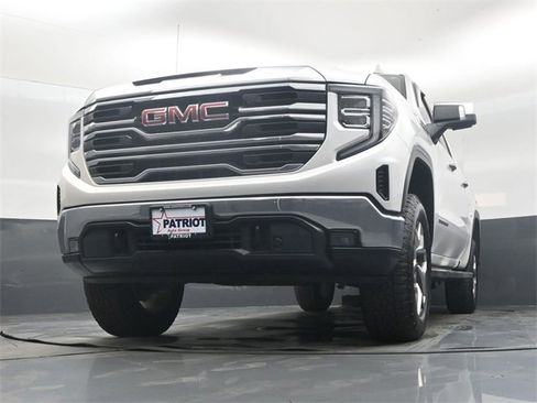 Used 2023 GMC Sierra 1500 SLT image 43
