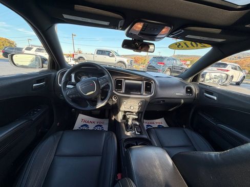 Used 2018 Dodge Charger SXT Plus w/ Blacktop Package image 19