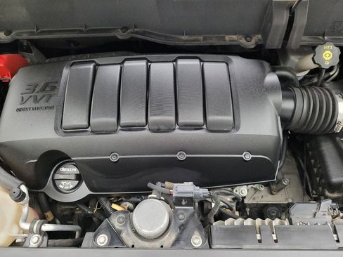 Used 2017 Chevrolet Traverse LT w/ Style and Technology Package FWD image 30