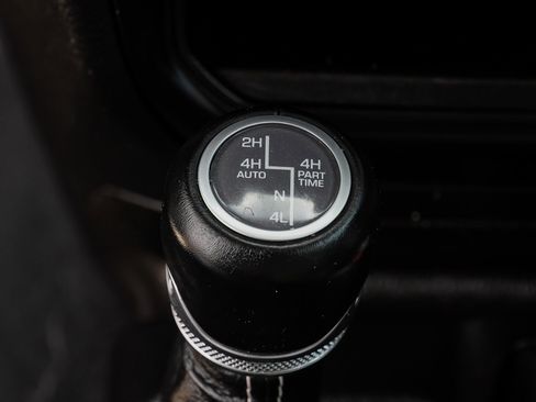 Used 2023 Jeep Wrangler Unlimited Sahara AWD/4WD image 38