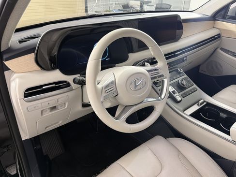 Used 2023 Hyundai Palisade Limited FWD image 4
