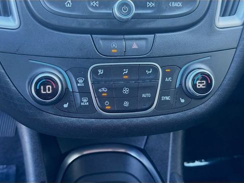 Used 2025 Chevrolet Malibu LT FWD image 12