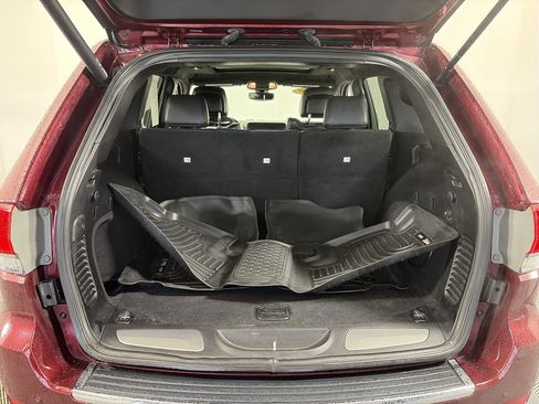 Used 2019 Jeep Grand Cherokee Overland AWD/4WD image 14