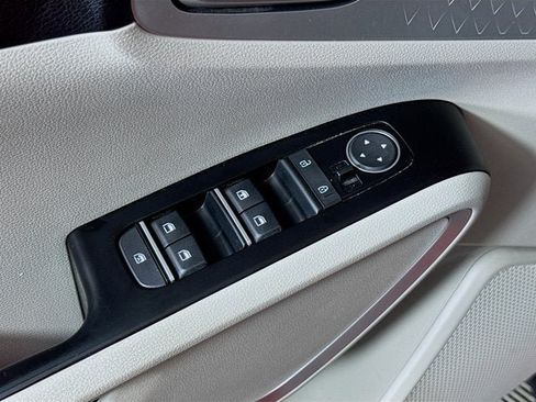 Certified 2024 Kia Soul LX w/ Option Group 015 FWD image 17