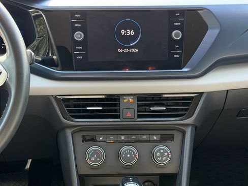 Used 2022 Volkswagen Taos SE FWD image 17