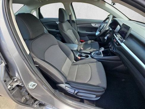 Used 2024 Kia Forte LXS FWD image 19