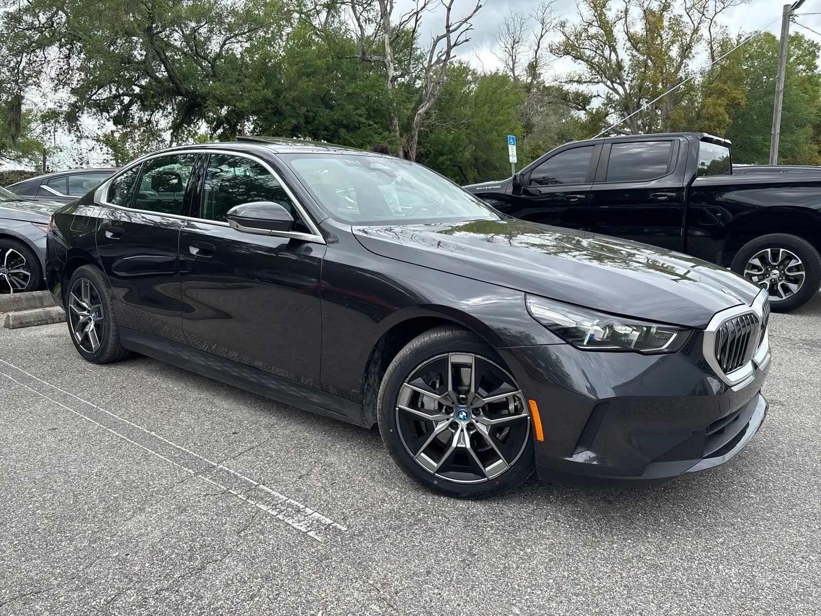Used 2024 BMW i5 eDrive40i RWD image 5