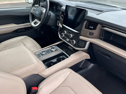 Used 2024 Ford Expedition Max Limited image 17