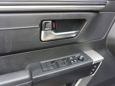 Used 2025 Toyota Tundra Platinum AWD/4WD image 4