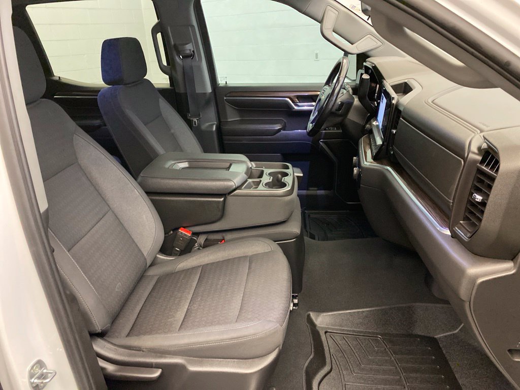 Used 2022 Chevrolet Silverado 1500 LT AWD/4WD image 22