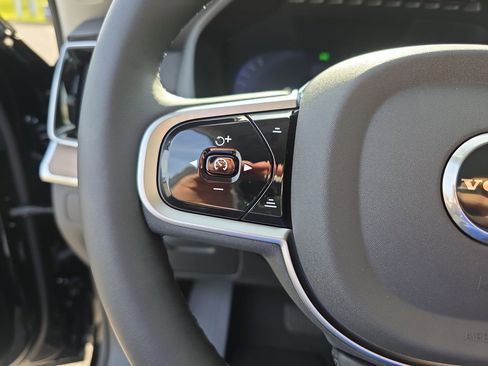 New 2026 Volvo XC90 B6 Plus w/ Protection Package Premier image 14