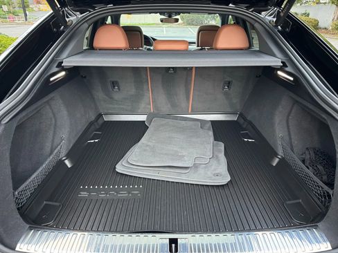 Used 2022 Audi e-tron Premium Plus image 28