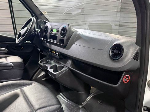 Used 2021 Mercedes-Benz Sprinter 3500 image 16