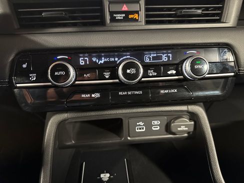 Used 2025 Honda Pilot EX-L image 22