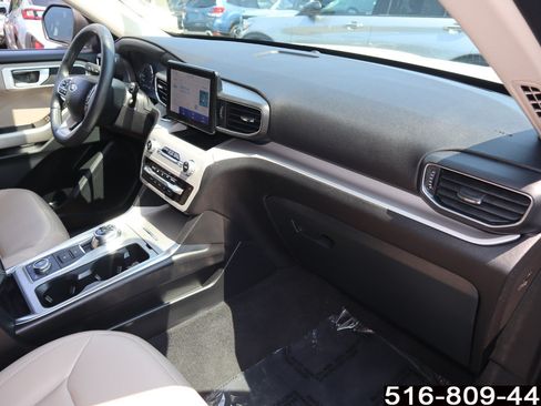 Used 2023 Ford Explorer XLT w/ Equipment Group 202A AWD/4WD image 23