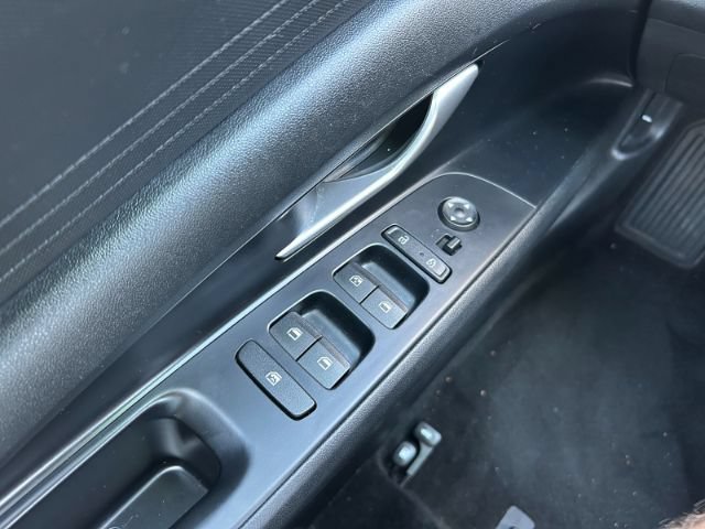 Used 2021 Hyundai Elantra SEL FWD image 16