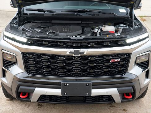 Used 2024 Chevrolet Traverse Z71 w/ Enhanced Driving Package AWD/4WD image 7