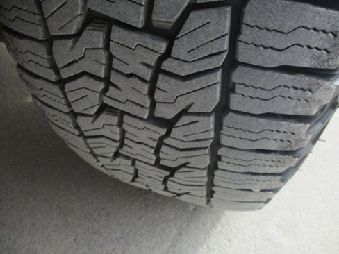 Used 2010 Ford Explorer Sport Trac XLT image 11