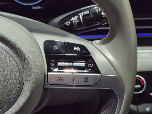 Used 2025 Hyundai Elantra SEL FWD image 16