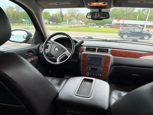 Used 2012 Chevrolet Tahoe LT w/ Luxury Package AWD/4WD image 11