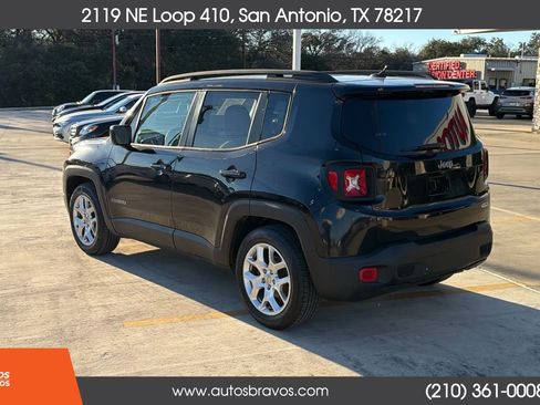 Used 2016 Jeep Renegade Latitude FWD image 3