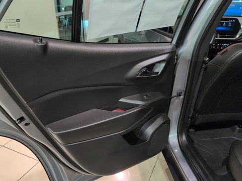 Used 2025 Chevrolet Trax RS w/ Driver Confidence Package image 27