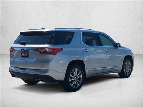 Used 2019 Chevrolet Traverse Premier w/ Driver Confidence II Package FWD image 5