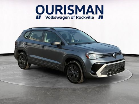 Used 2025 Volkswagen Taos S FWD image 1